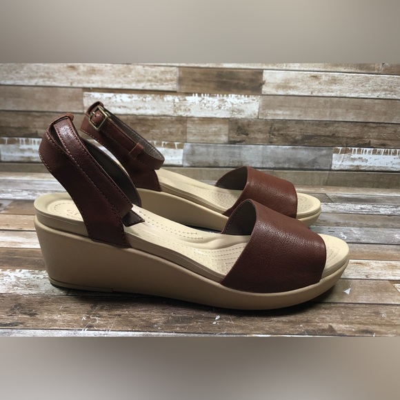 CROCS Shoes Crocs Leigh Ann Wedge Women Size 8 Sandles Brown